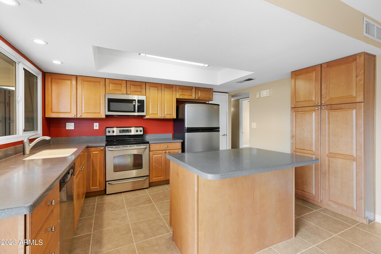 Primary Photo - 4869 N Granite Reef Rd