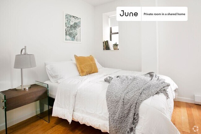 Building Photo - Private bedroom in 6 bed/2 bath Home