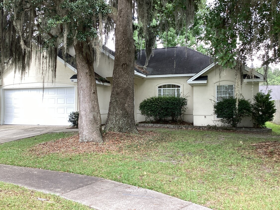 Primary Photo - 40 Lancaster Way