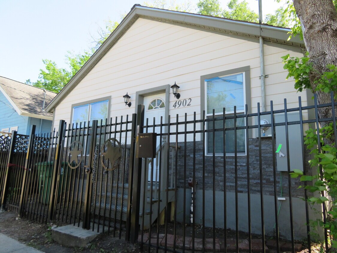 Primary Photo - 4902 Canal St
