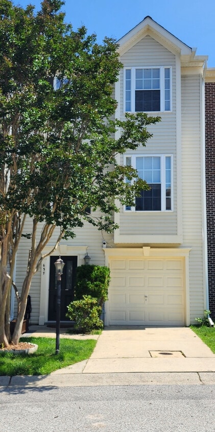 Primary Photo - 637 Baystone Ct