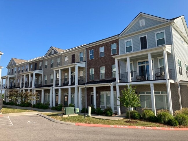 Foto del edificio - LIVE/WORK Arden Village Townhome in Columbia