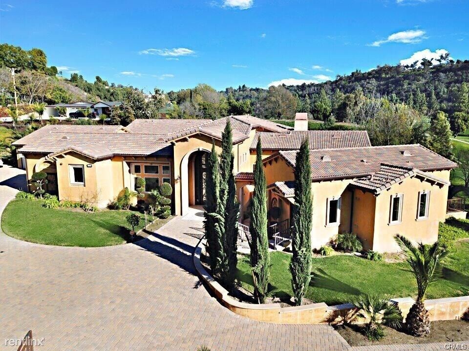 Foto principal - 5 br, 5.5 bath House - 370 East Rd