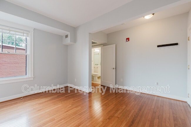 Building Photo - 2902 Porter St NW