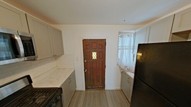 Foto del edificio - 6380 Marsden St