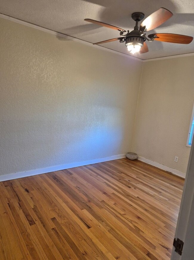 Building Photo - Charming 1 bed, 1 bath unit, with all of i...