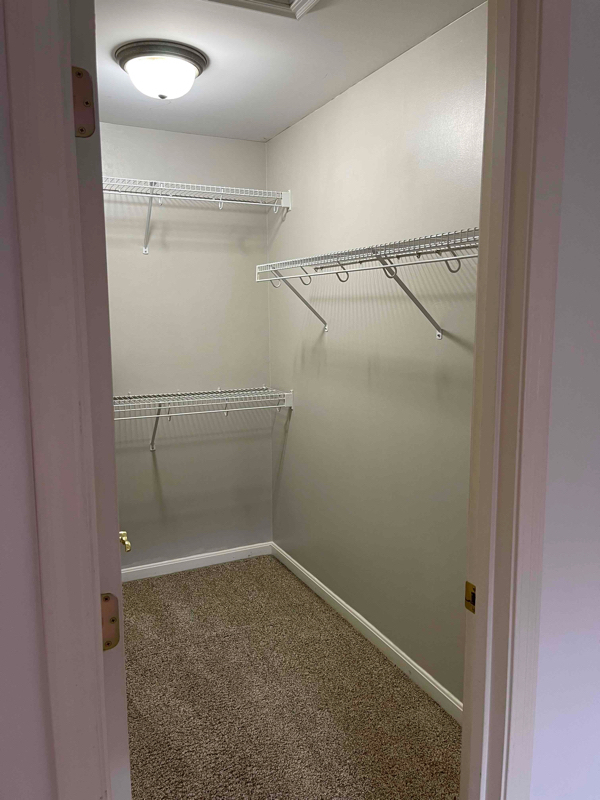 Building Photo - 301 Skyview Ct