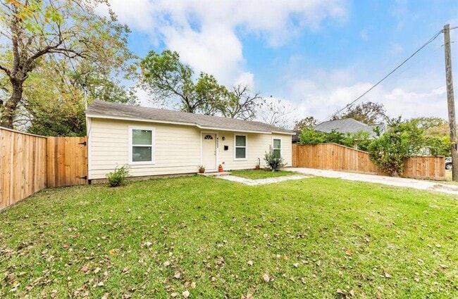 Building Photo - 4522 Larkspur St
