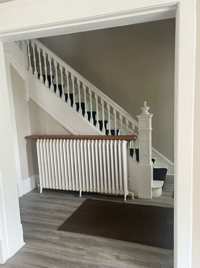 Foto del edificio - 120-122 N 12th Ave E