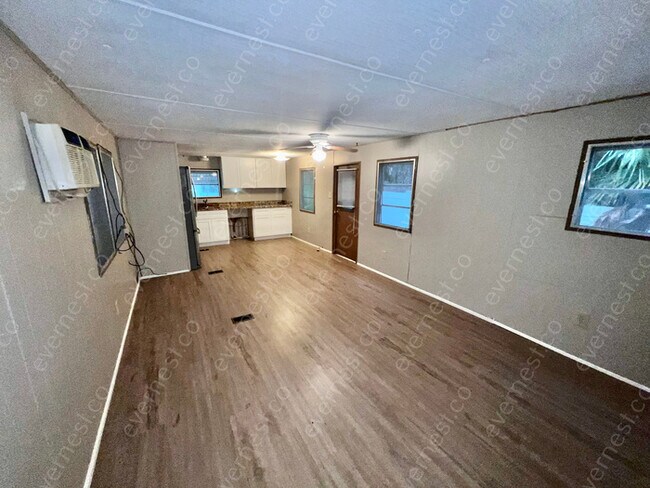 Foto del edificio - 1 Bed, 1 Bath Home with Carport / Pet-Friendly / Vouchers Accepted / Available Soon!