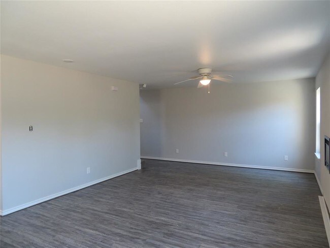 Foto del edificio - 8102 Howton St