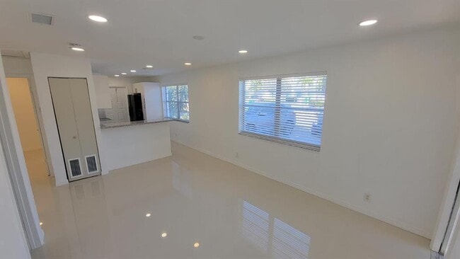 Building Photo - 831 NW 14th Way