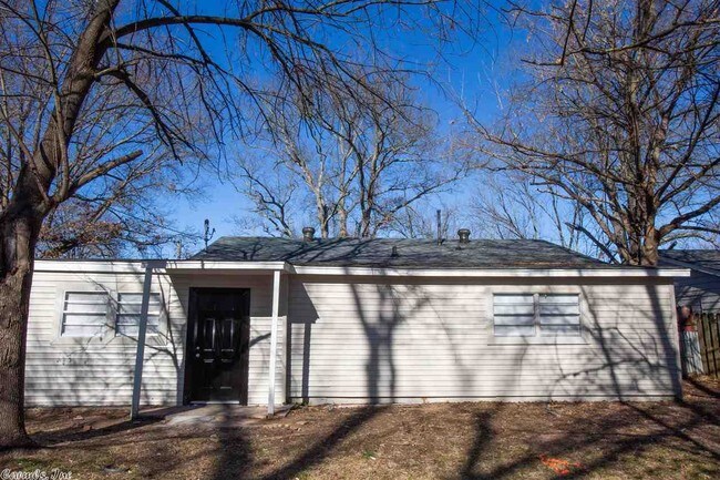 Foto del edificio - 6501 Pecan Ln