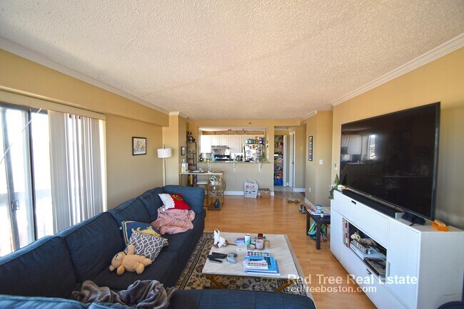 Building Photo - 15 N Beacon St