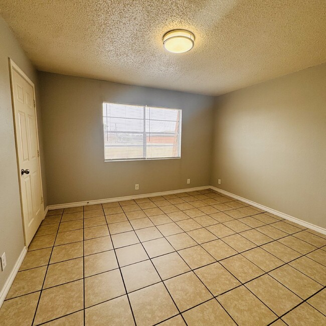 Building Photo - The Concord Apartments