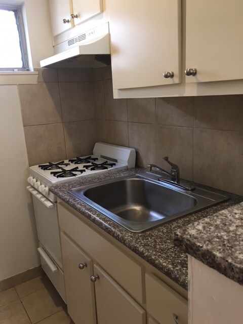 Kitchen - 1215 Banks St