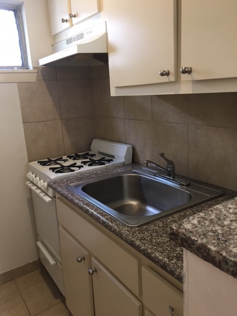 Kitchen - 1215 Banks St