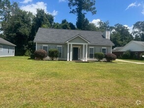 Building Photo - 217 Hedgerow Dr