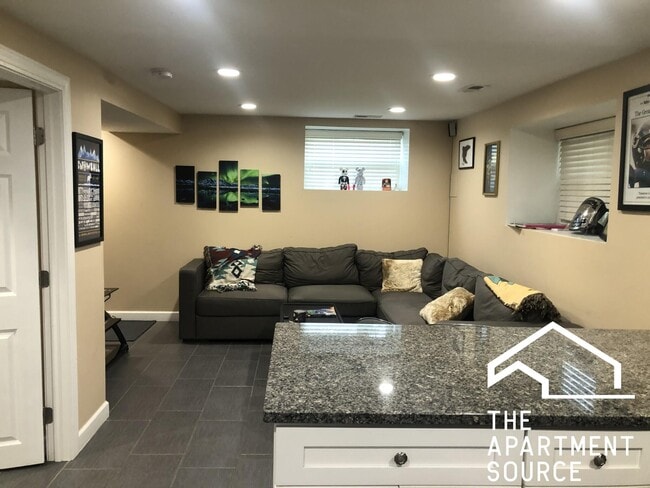 Foto del edificio - 2651 W Armitage Ave