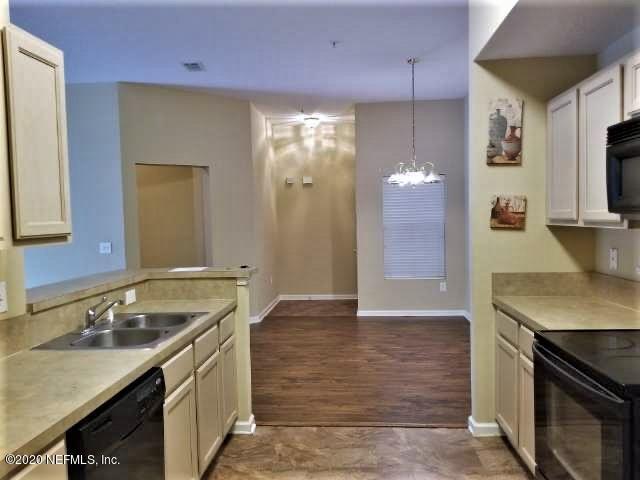 Foto del edificio - 6788 Manotak Oaks Dr