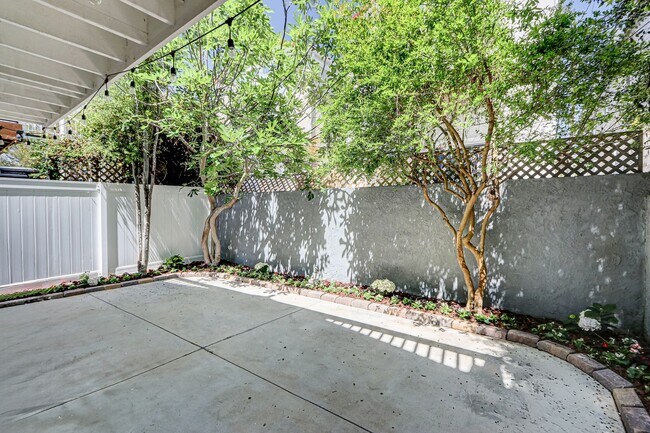 Foto del edificio - REMODELED, BRIGHT & AIRY HOME ON ONE OF TH...