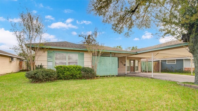 Building Photo - 8565 Ridgepoint Dr