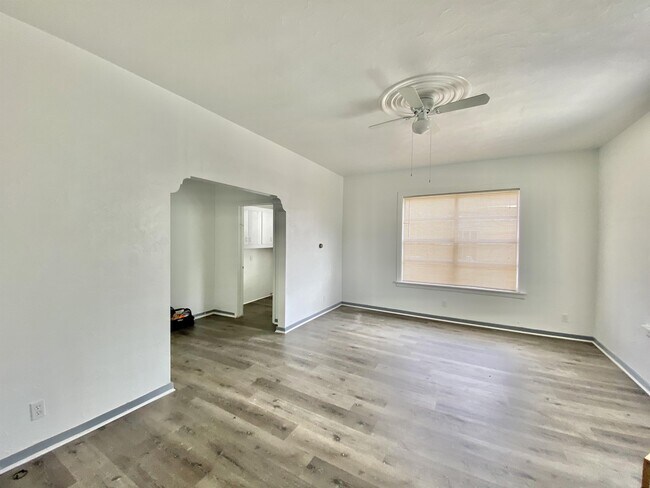 Foto del edificio - 2721 W Kathleen St
