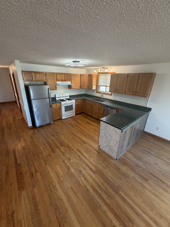 Building Photo - 218 Booth St