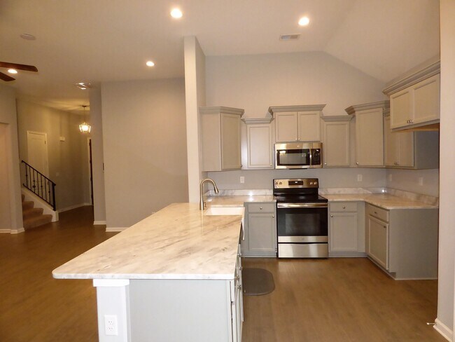 Foto del edificio - 220 Misty Fields Rd