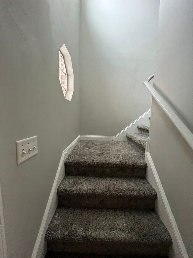 Foto del edificio - Available Now