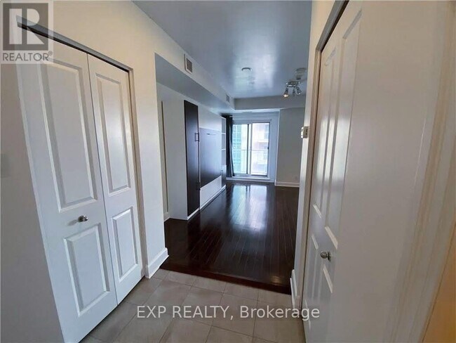 Photo du bâtiment - 242 Rideau St