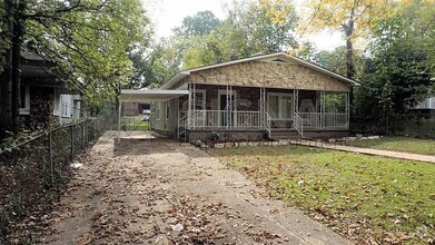 Building Photo - 1505 45th St Ensley