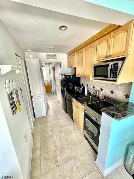 Foto del edificio - 9609 Ventnor Ave