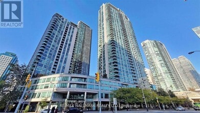 Building Photo - 16 Yonge St