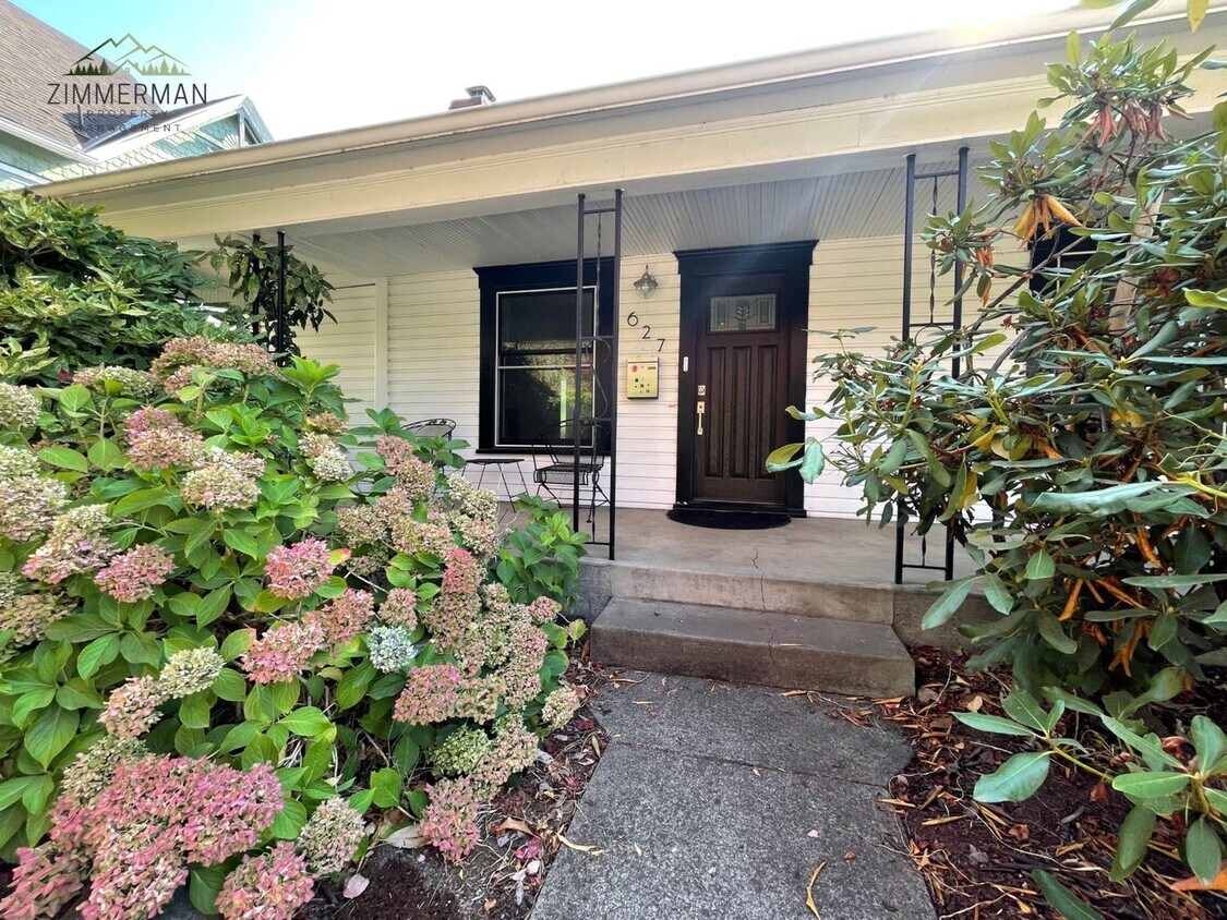 Primary Photo - 2 br, 1 bath House - 627 B St