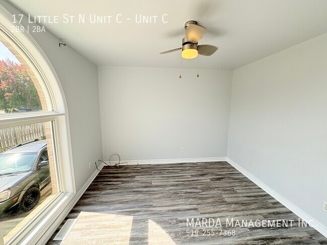 Photo du bâtiment - CHAMRING 2 BED/1.5 BATH TOWNHOUSE - SOUTH ...