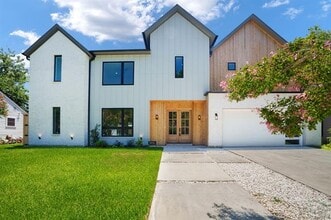 Building Photo - 5836 Kenwood Ave