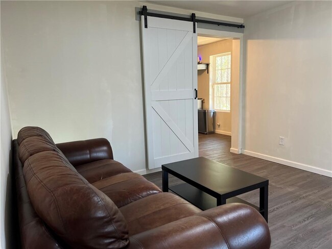 Building Photo - 5485 Mercedes Dr