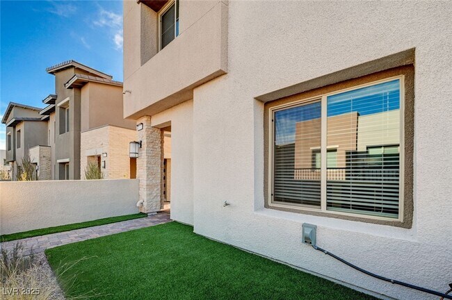 Foto del edificio - 600 Carriage Hill Dr