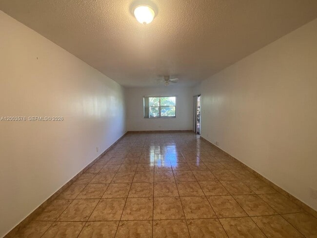 Foto del edificio - 6501 Winfield Blvd