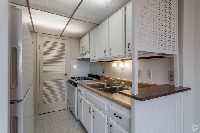 Interior Photo - Executive House