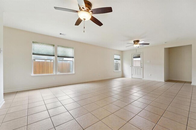 Foto del edificio - 12431 Skyview Cres Ct