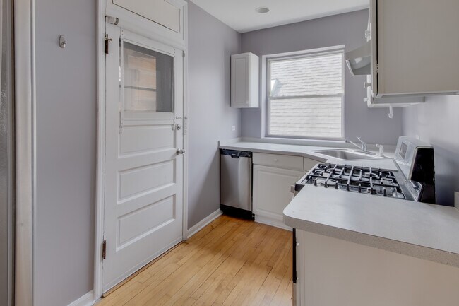 Foto del edificio - 3801 W Cullom Ave