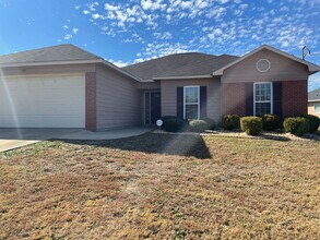 Building Photo - 5715 Boby Dr