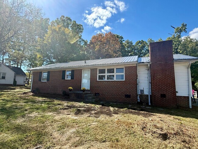 Foto del edificio - 3015 County Farm Rd