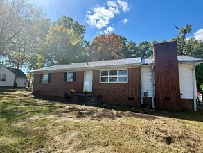 Building Photo - 3015 County Farm Rd
