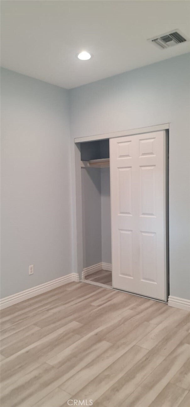 Foto del edificio - 5115 Mt Helena Ave