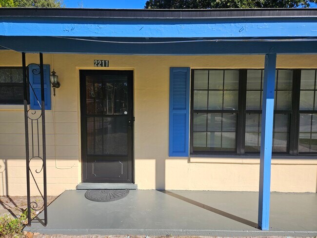 Foto del edificio - 2211 Patou Dr W