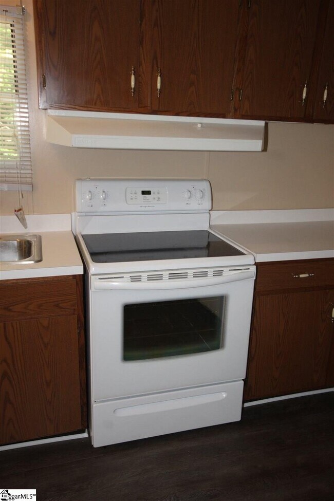 Building Photo - 136 Fieldmont Cir