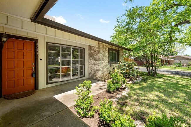 Building Photo - 10412 Firethorn Ln